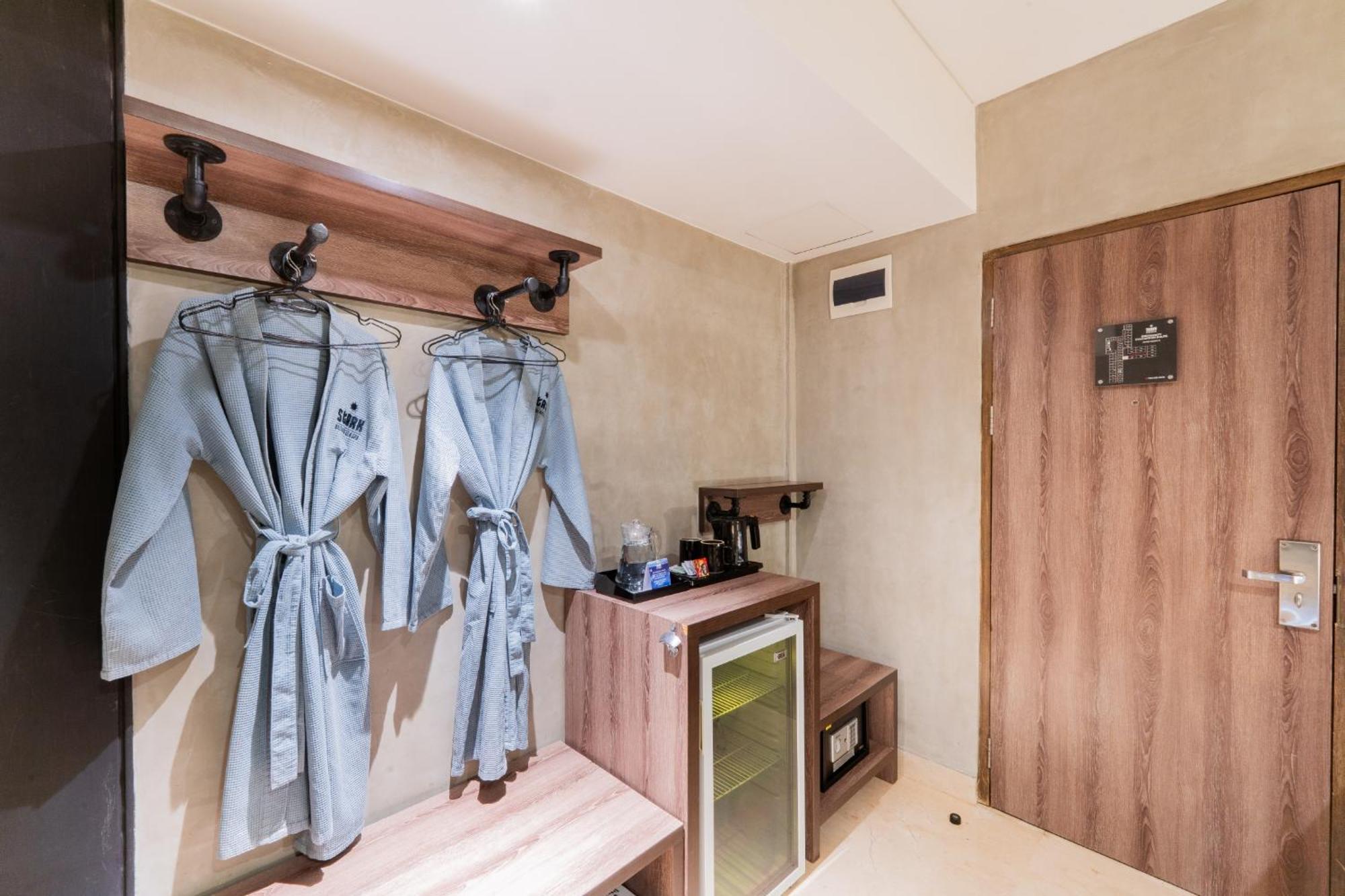 Stark Grand Deluxe Room with City View and Whirlpool
