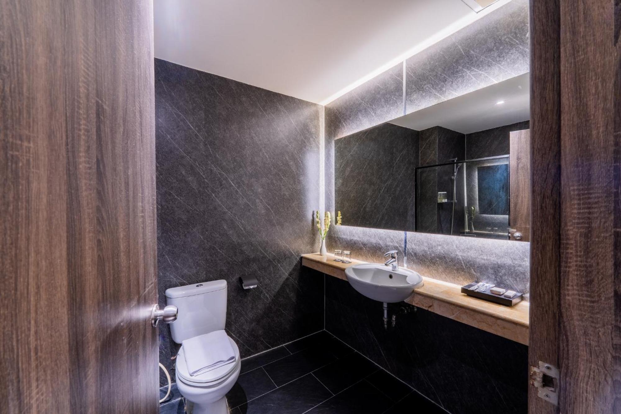 Deluxe Room with City View